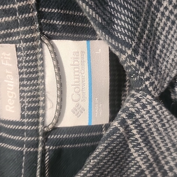 Large Columbia plaid flannel - Picture 2 of 4